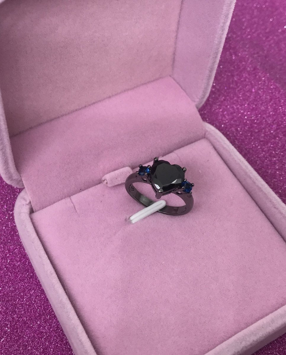 Black Heart Gemstone Diamond Wedding Ring - NeraVault